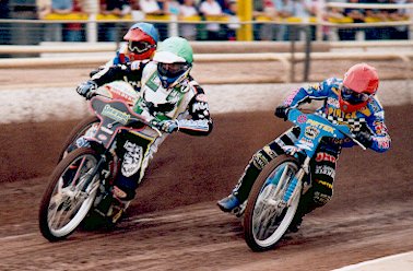 Mark Lemon leads Sean Wilson, heat 1