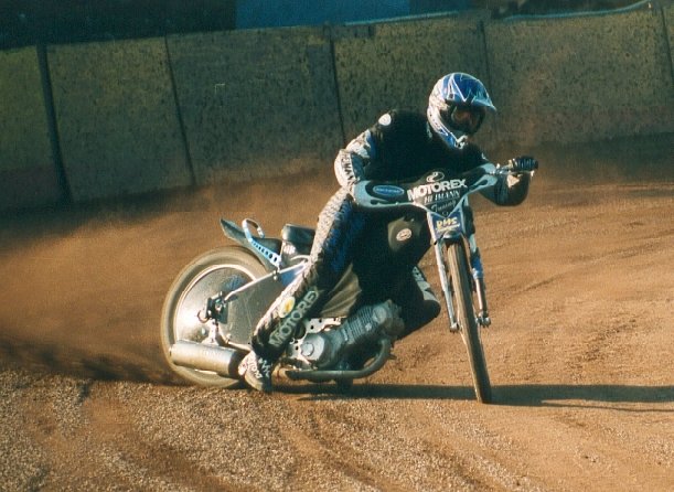 Robbie gets it sideways